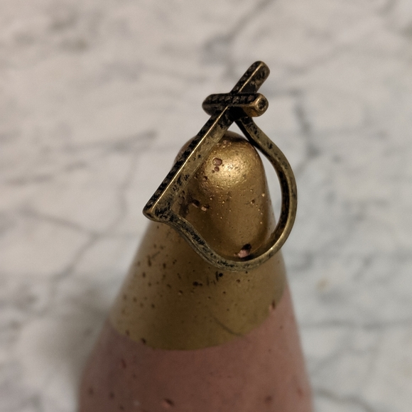 2 rings that come together. - Picture 5 of 6